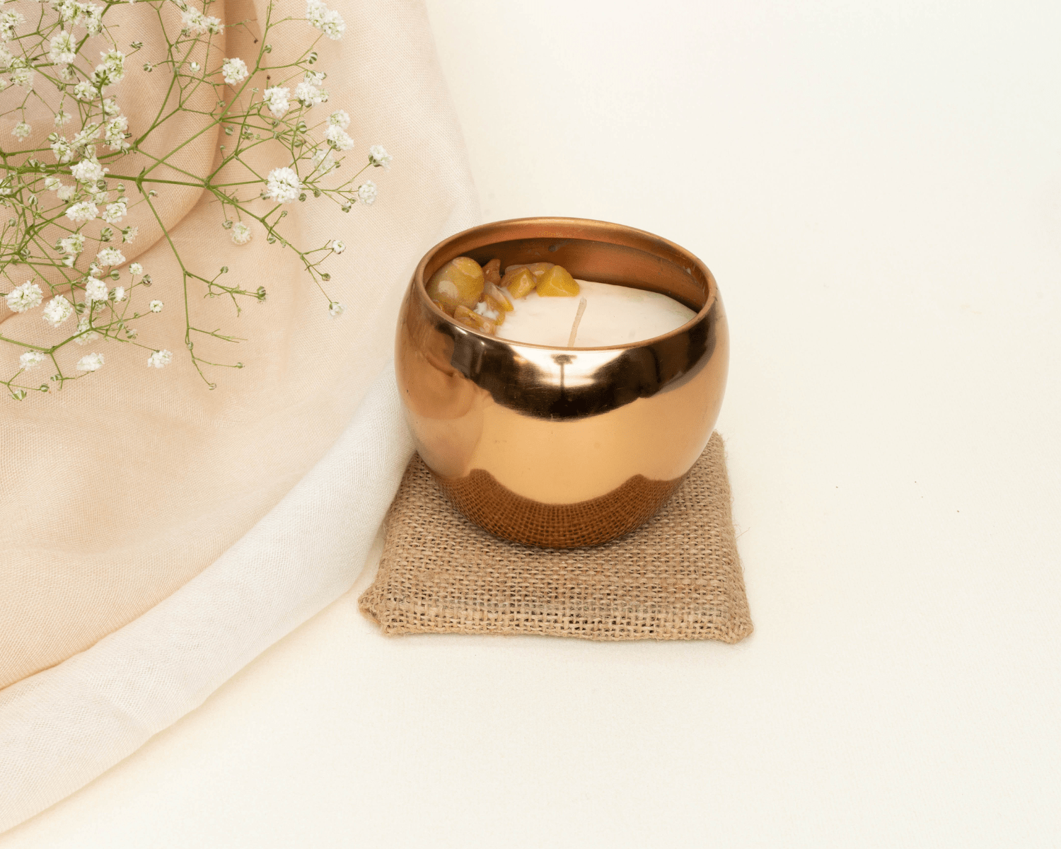 🎁 Honey Suckle with Yellow Agate Crystal candle (100% off)
