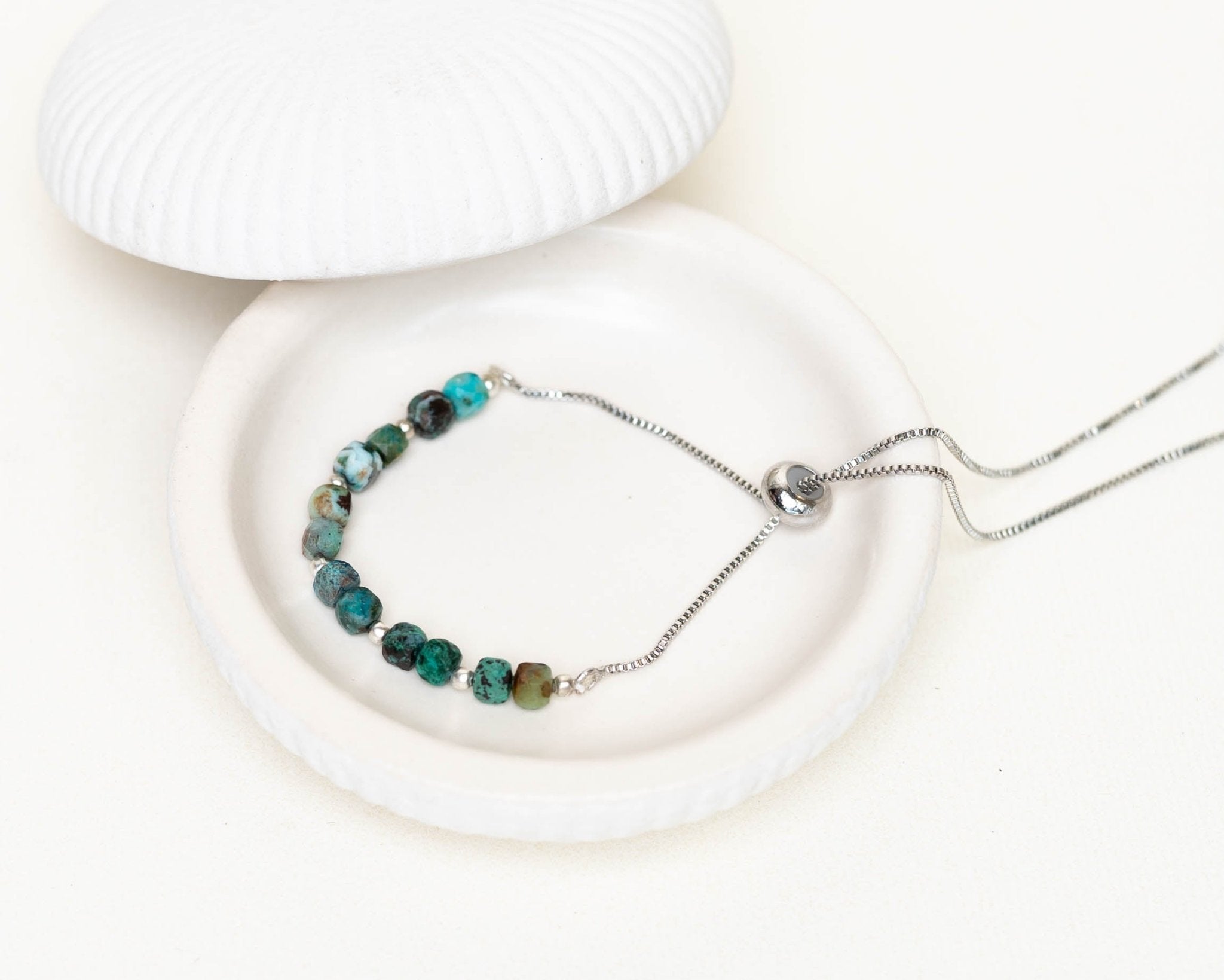 Turquoise Faceted With Silver Chain Lumba